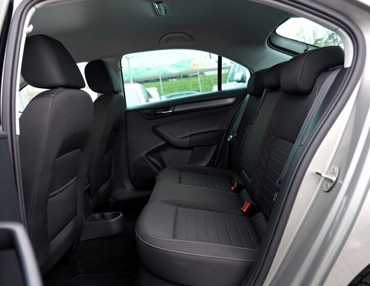 Škoda Rapid Sedan / Limuzína 999,0 70 kw