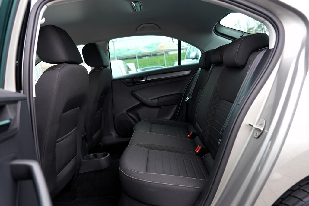 Škoda Rapid Sedan / Limuzína 999,0 70 kw