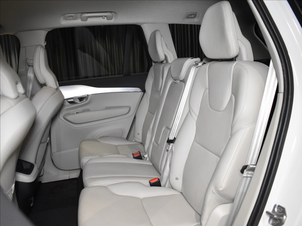 Volvo XC90 SUV 2,0 l 173 kw