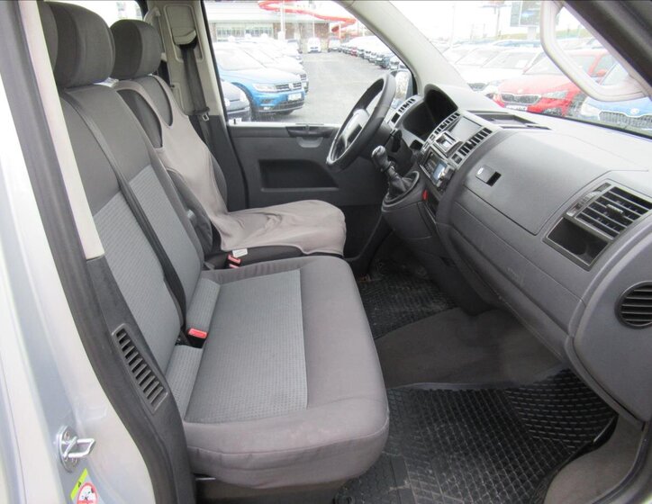 Volkswagen Caravelle 12