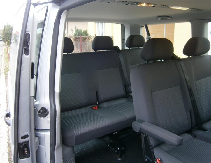 Volkswagen Caravelle 10