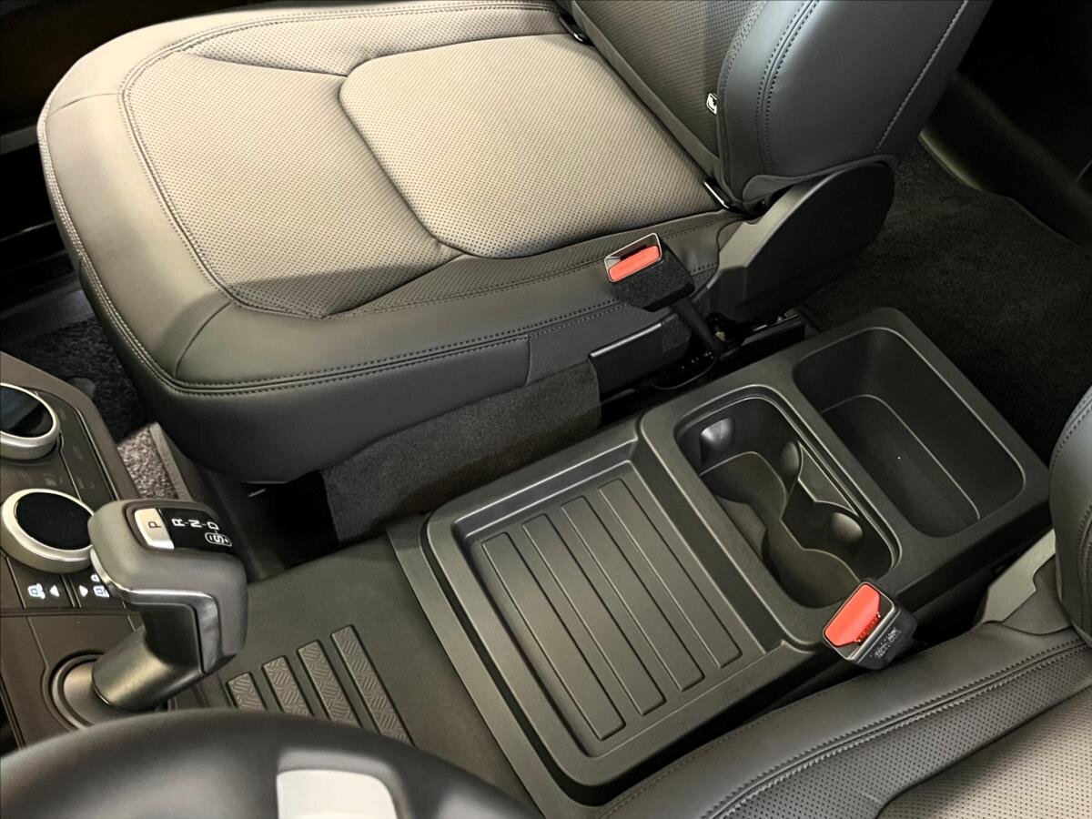 Land Rover Defender SUV / Terénní 3,0 l 257 kw