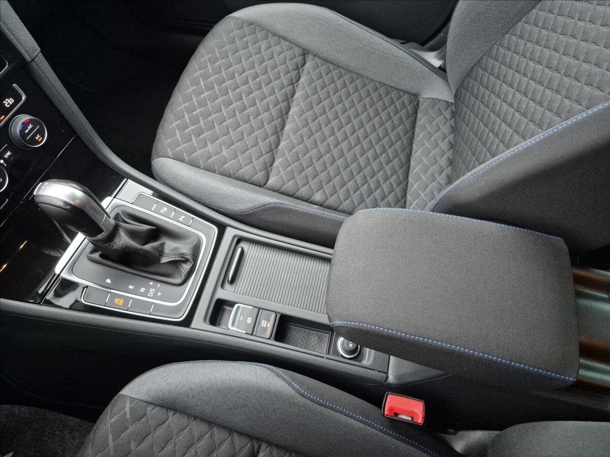 Volkswagen Golf Kombi 1,5 l 110 kw