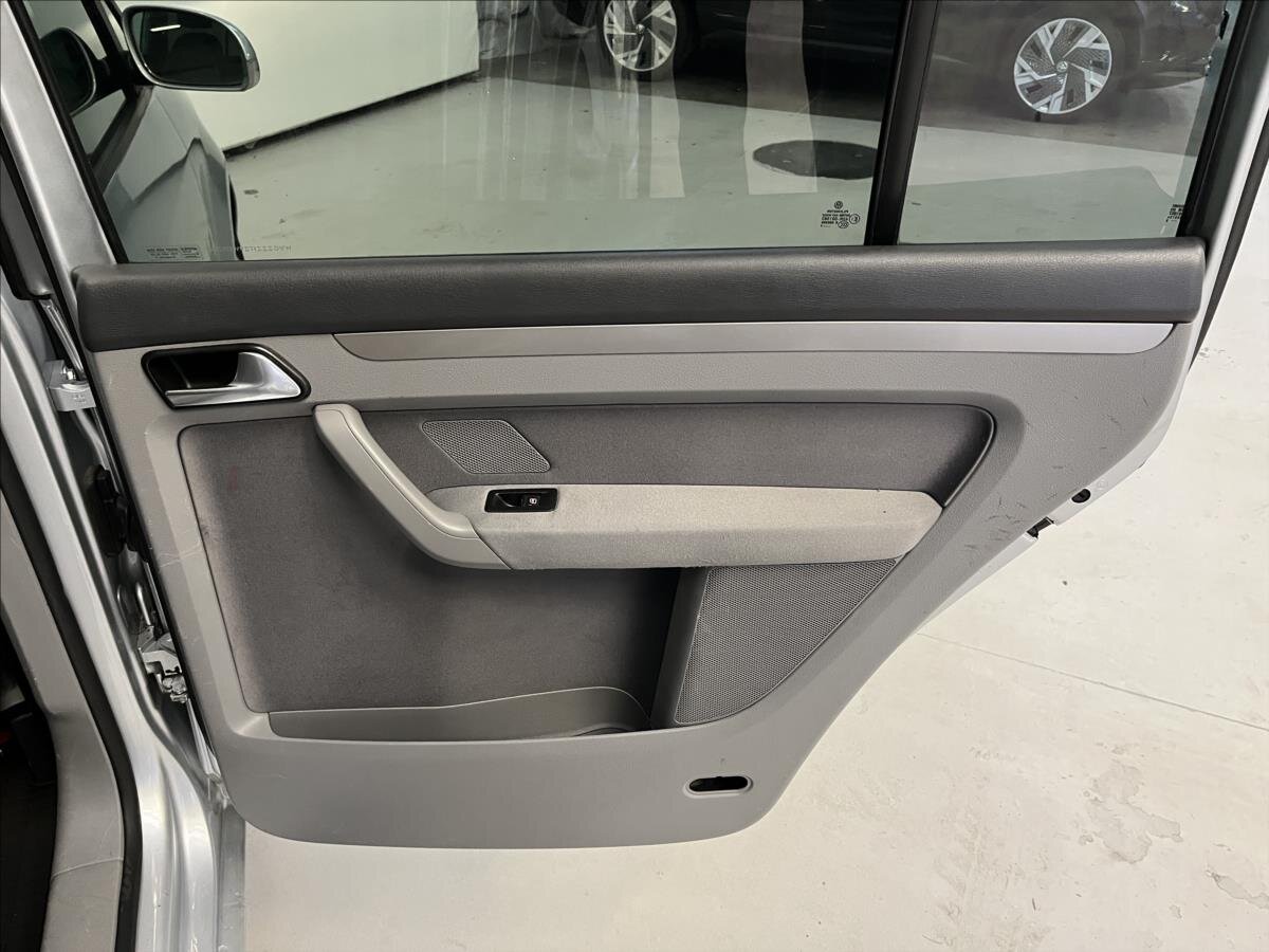 Volkswagen Touran MPV 1,6 l 75 kw