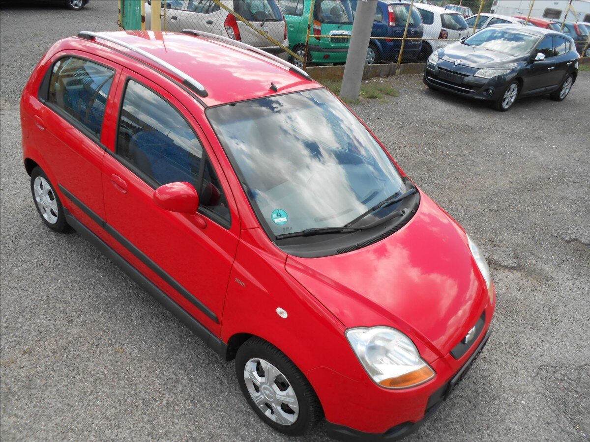 Chevrolet Spark Hatchback 995,0 49 kw