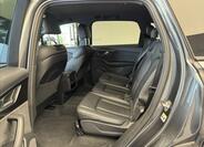 Audi Q7 8