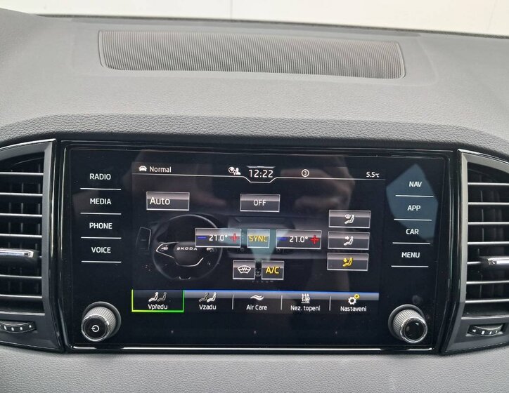 Škoda Karoq SUV / Terénní 1,5 l 110 kw