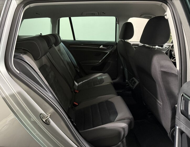 Volkswagen Golf Kombi 2,0 l 110 kw