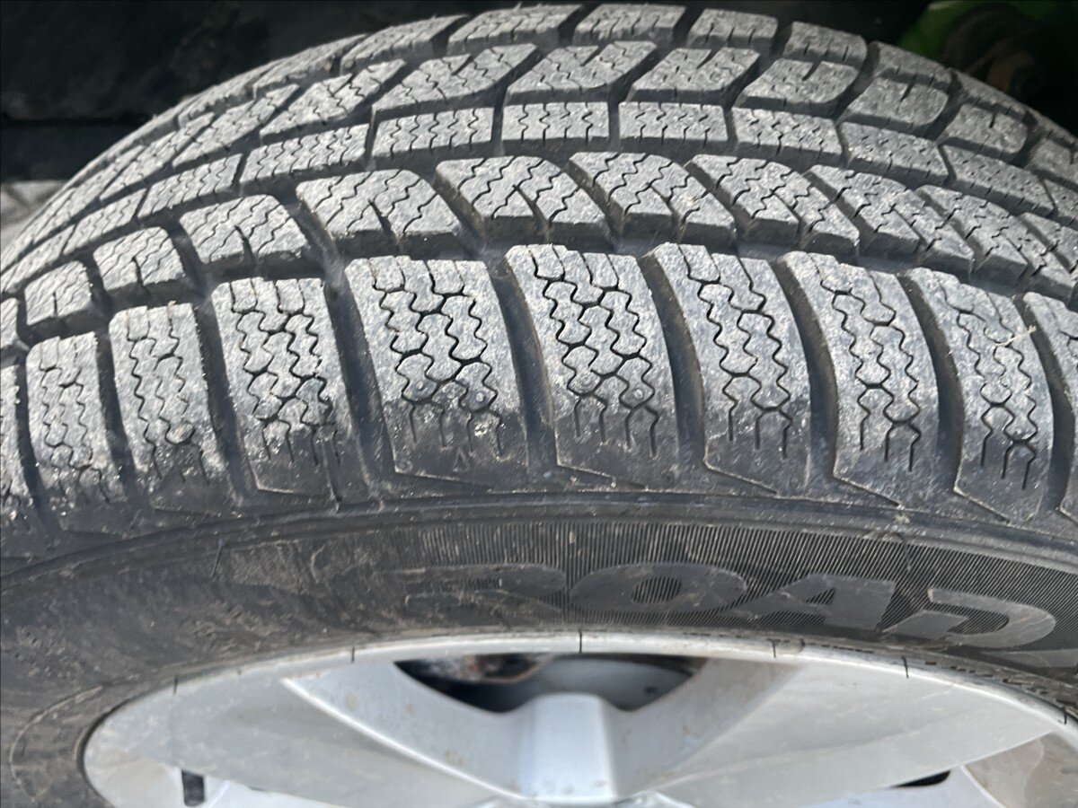 Škoda Rapid Hatchback 999,0 81 kw