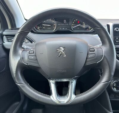 Peugeot 208 15