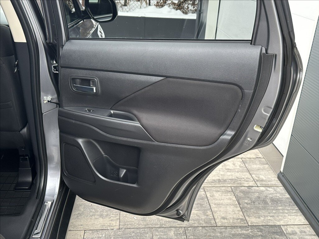 Mitsubishi Outlander SUV 2,0 l 110 kw