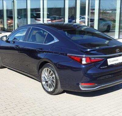 Lexus ES 300h 7