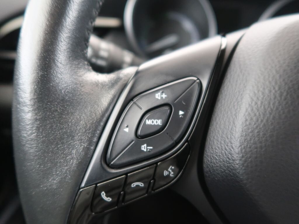 Toyota C-HR SUV / Terénní 1,8 l 72 kw