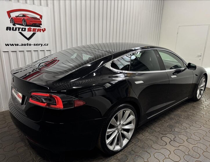 Tesla Model S Liftback 0,0 311 kw