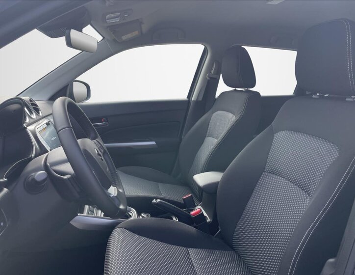 Suzuki Vitara SUV / Terénní 1,4 l 81 kw