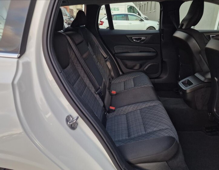 Volvo V60 Kombi 2,0 l 145 kw