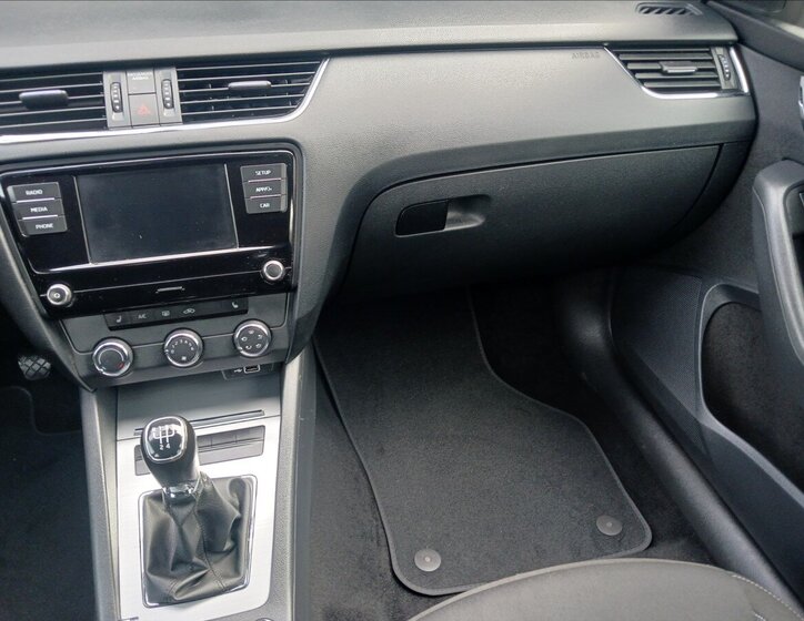 Škoda Octavia Sedan / Limuzína 1,6 l 85 kw