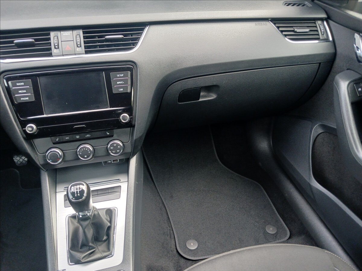 Škoda Octavia Sedan / Limuzína 1,6 l 85 kw