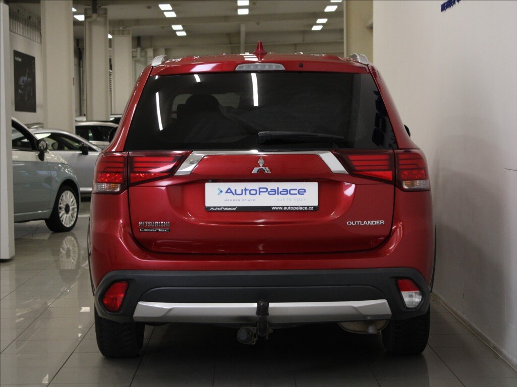 Mitsubishi Outlander SUV 2,0 l 110 kw