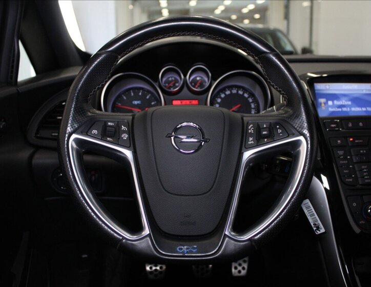 Opel Astra Hatchback 2,0 l 206 kw