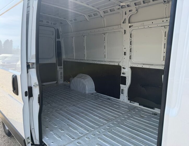 Opel Movano Skříň 2,2 l 121 kw