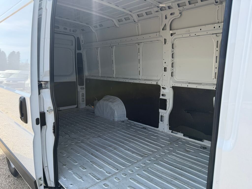 Opel Movano Skříň 2,2 l 121 kw