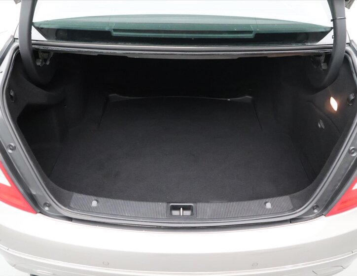 Mercedes-Benz Třídy C Sedan / Limuzína 2,1 l 125 kw