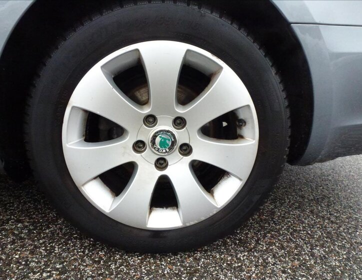 Škoda Superb Kombi 1,6 l 77 kw