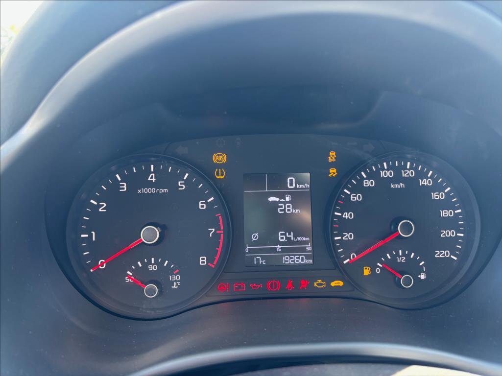 KIA Stonic Kombi 1,2 l 61 kw