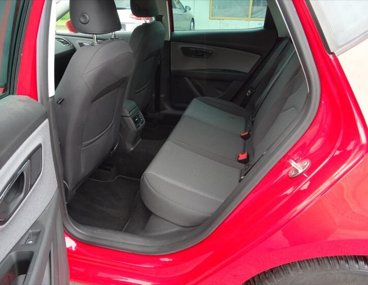 Seat Leon Hatchback 1,5 l 96 kw