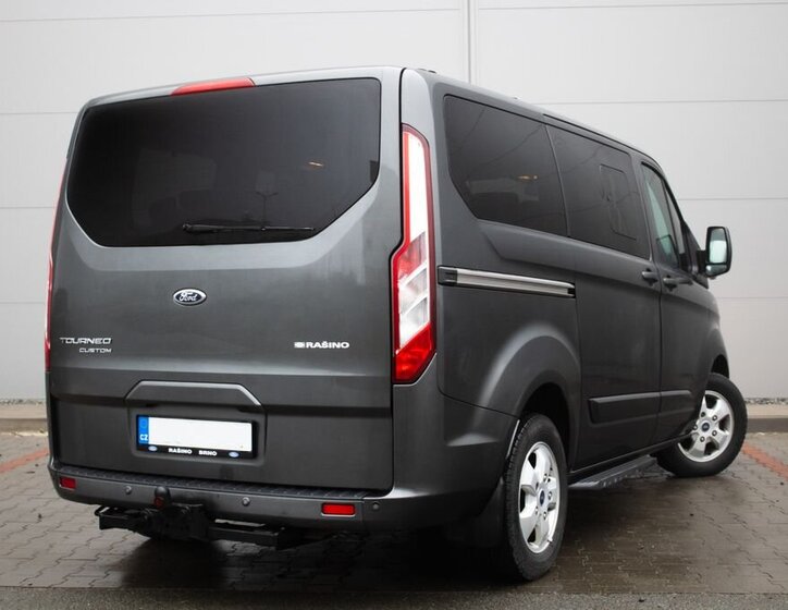 Ford Tourneo Custom 5
