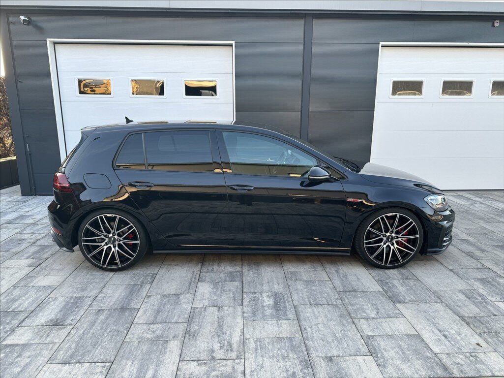 Volkswagen Golf Hatchback 2,0 l 180 kw