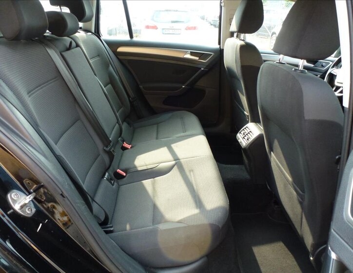 Volkswagen Golf Kombi 1,6 l 81 kw