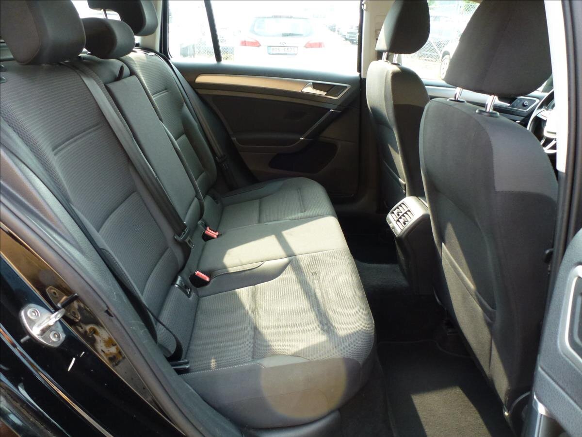 Volkswagen Golf Kombi 1,6 l 81 kw