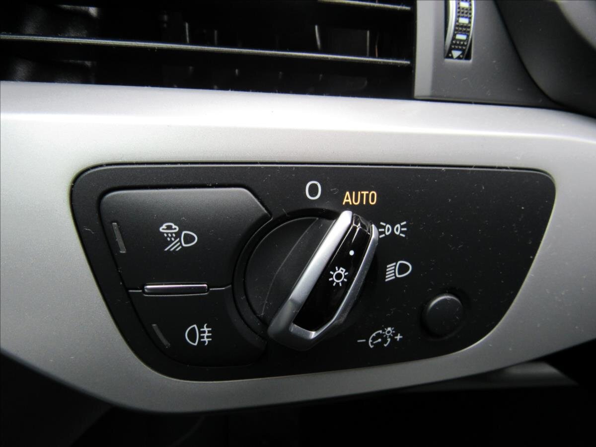 Audi A4 Sedan / Limuzína 2,0 l 110 kw