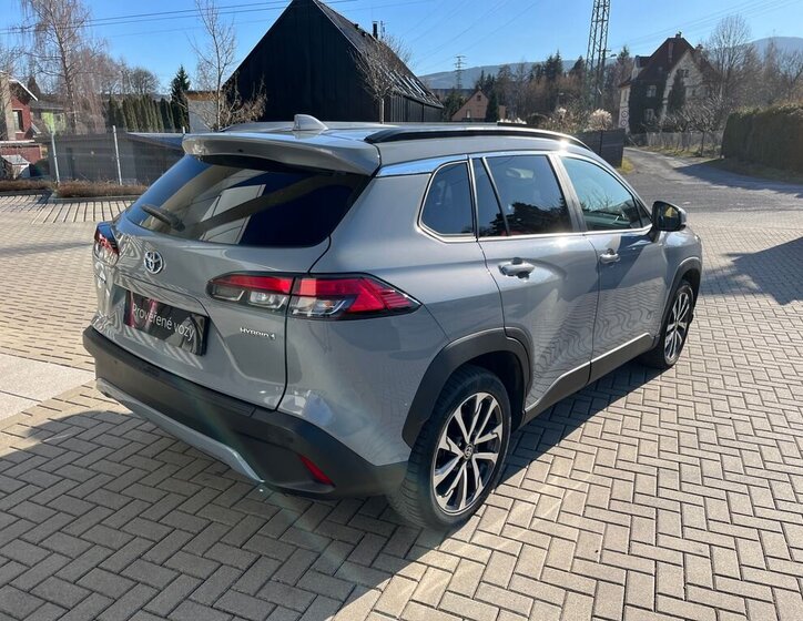 Toyota Corolla Cross SUV / Terénní 2,0 l 112 kw