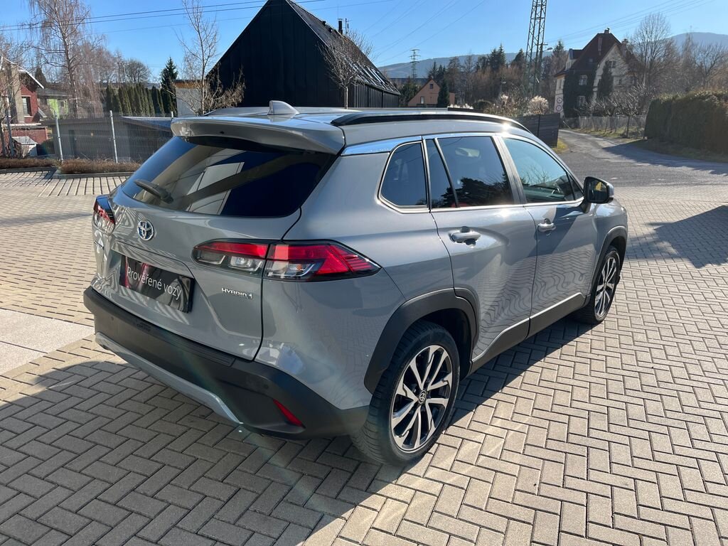 Toyota Corolla Cross SUV / Terénní 2,0 l 112 kw