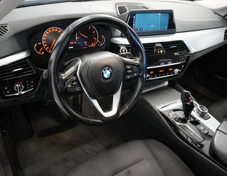 BMW Řada 5 Kombi 2,0 l 120 kw