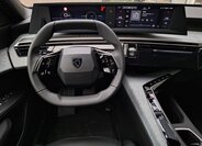 Peugeot 5008 SUV 1,2 l 107 kw