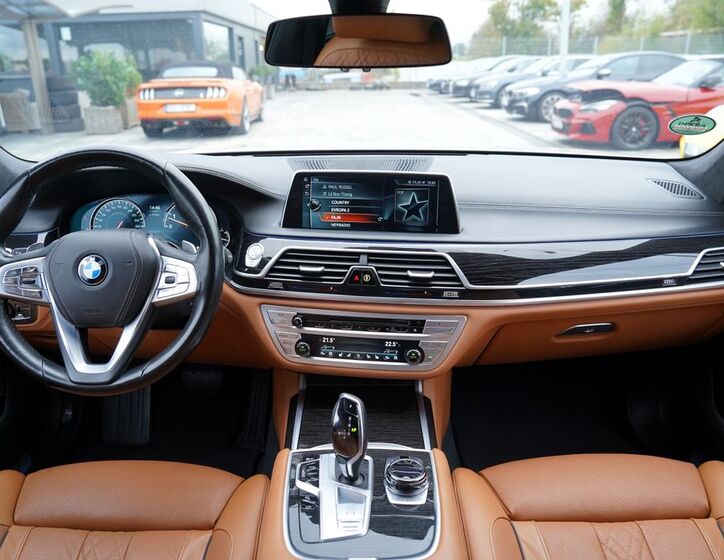 BMW Řada 7 30