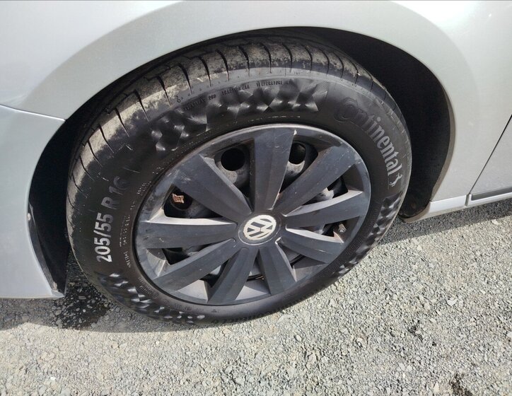 Volkswagen Passat Kombi 2,0 l 103 kw