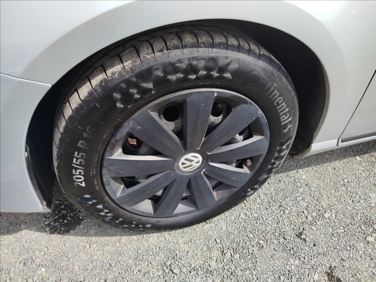 Volkswagen Passat Kombi 2,0 l 103 kw