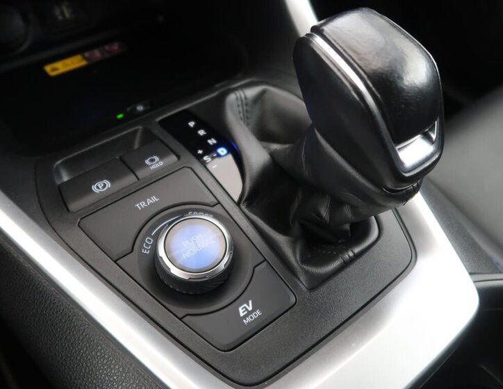 Toyota RAV4 SUV 2,5 l 131 kw