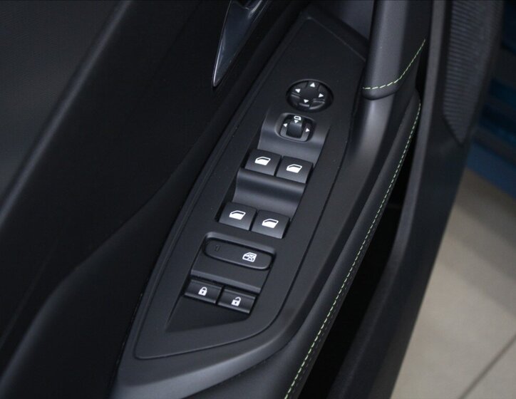 Peugeot 308 Hatchback 1,2 l 96 kw