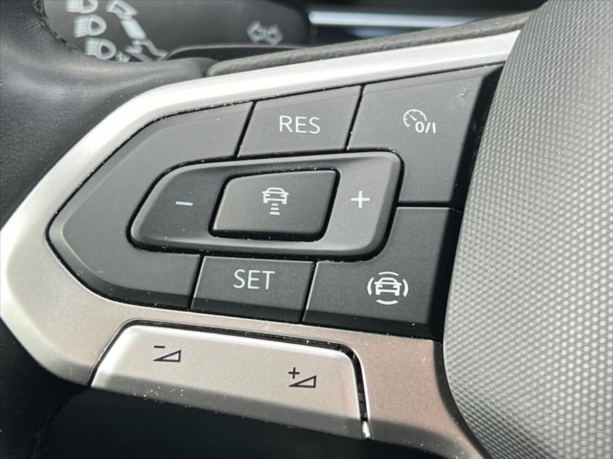 Volkswagen T-Cross Kombi 1,5 l 110 kw