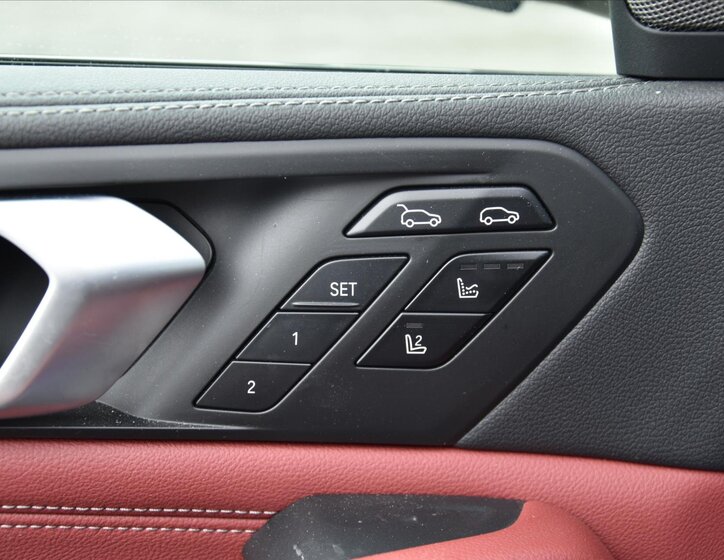 BMW X6 SUV / Terénní 4,4 l 390 kw