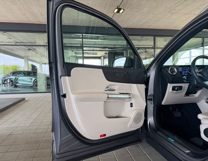Mercedes-Benz EQB SUV / Terénní 0,0 168 kw