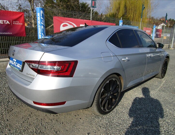 Škoda Superb Sedan / Limuzína 2,0 l 110 kw