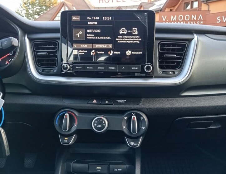 KIA Stonic SUV 1,2 l 62 kw