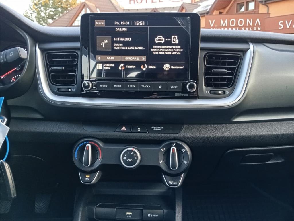 KIA Stonic SUV 1,2 l 62 kw